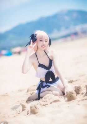 我偷偷的脱了姝姝的内裤电影